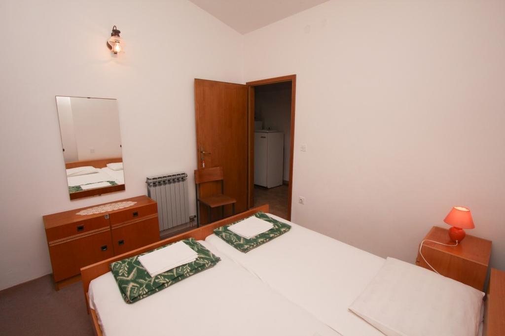 Apartments And Rooms Porto Ražanj Rom bilde